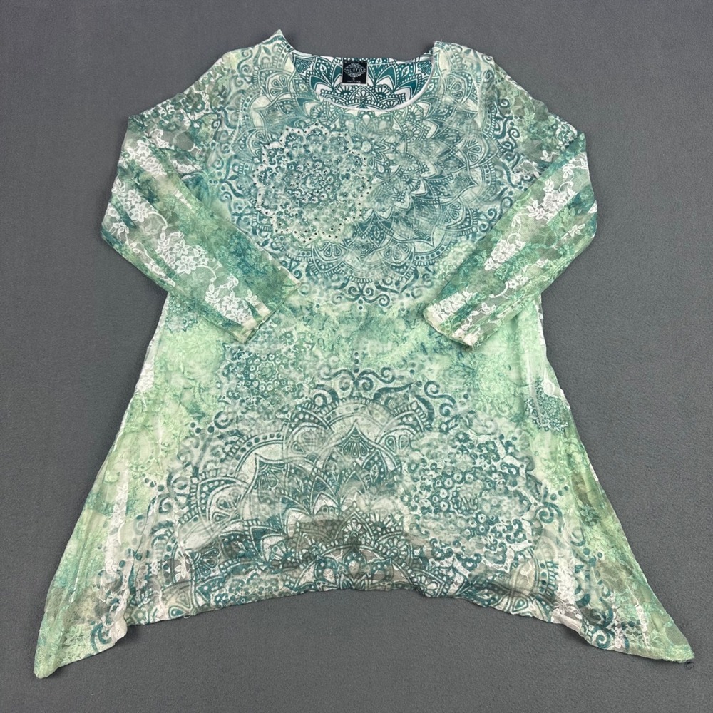 Cal Style Green Mandala Print Sharkbite Tunic Top Rhinestone Accents Small